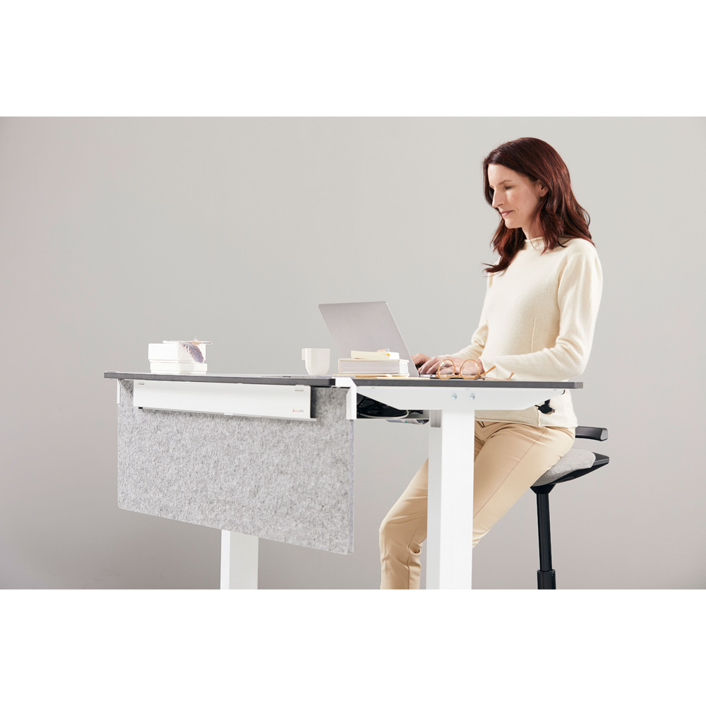 Aeris_Muvman_high_black_aktiivituoli_tasapainotuoli_nojailutuki_seisomatuki_kassatuoli_vastaanottotuoli_05 - Edella