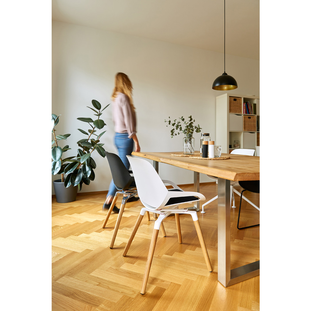 Aeris_Numo_tammijalat_istuinpehmuste_ravintolatuoli_kahvilatuoli_neuvottelutuoli_asiakastuoli_ruokapöydän_tuoli_01 - Edella