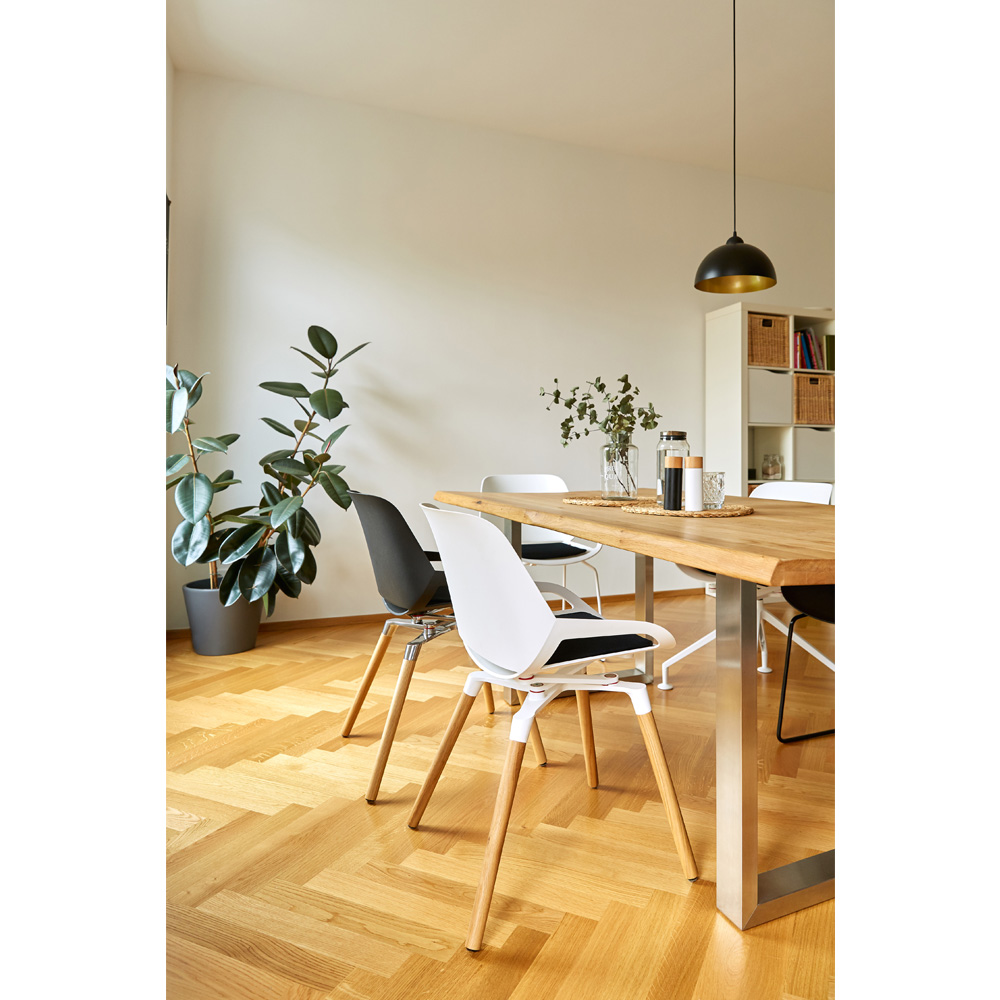 Aeris_Numo_tammijalat_istuinpehmuste_ravintolatuoli_kahvilatuoli_neuvottelutuoli_asiakastuoli_ruokapöydän_tuoli_03 - Edella