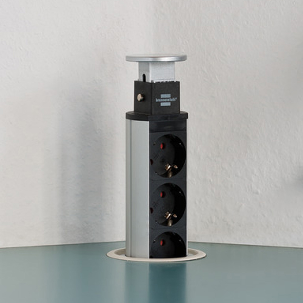 Brennenstuhl_Tower_Power_Table_Extension_Socket_3-way_Tornipistorasia_ylös_ponnahtava_pöydän_kanteen _upotettava_05 - Edella