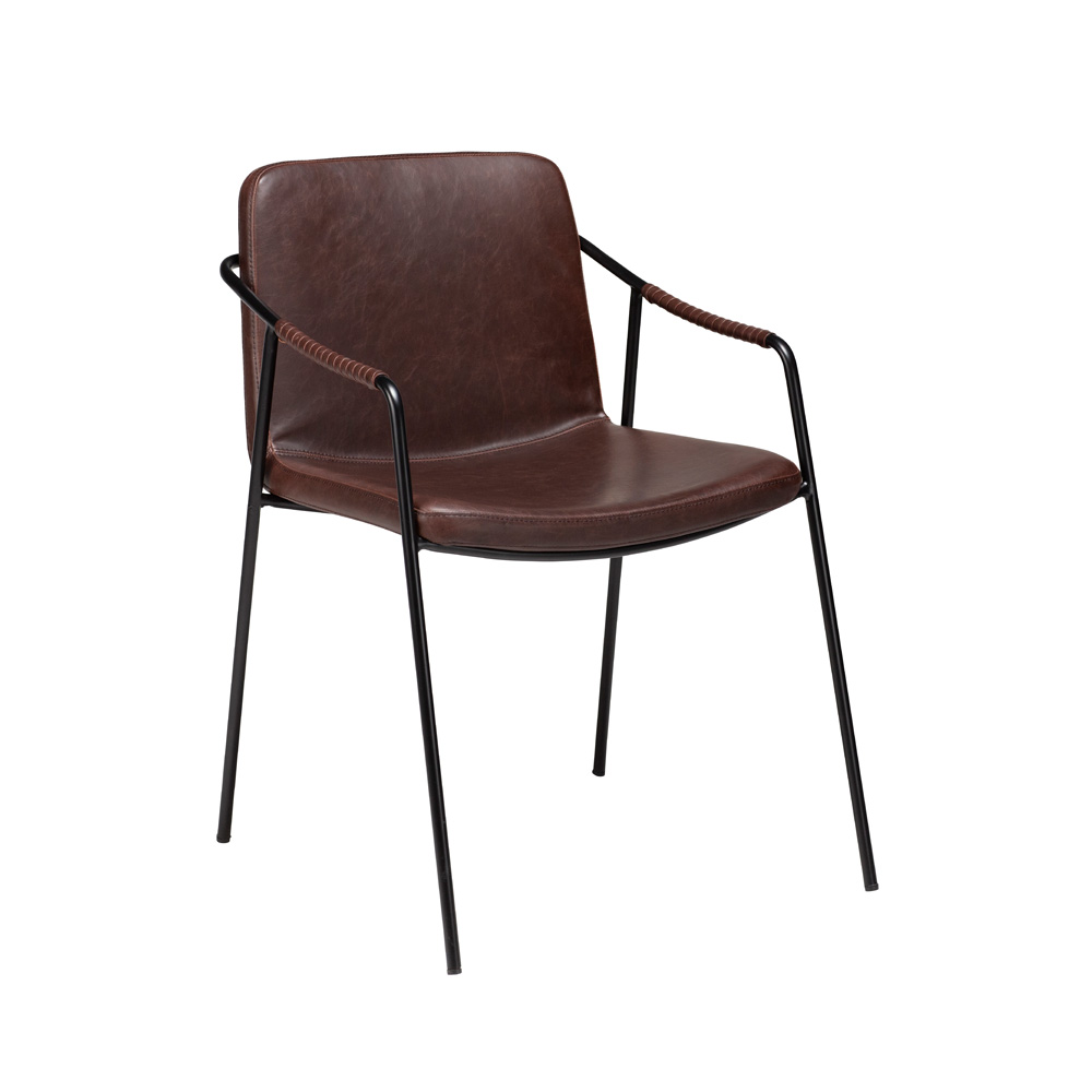 Danform_BOTO_CHAIR_TUOLI_KÄSINOJALLINEN_vintage_cocoa_art_leather_w_black_legs_01 - Edella