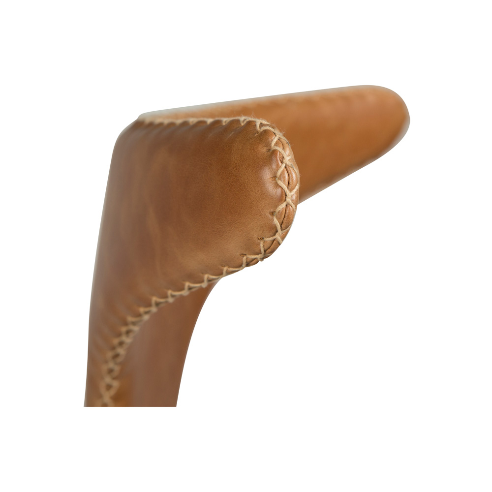 Danform_DOLPHIN_CHAIR_RAVINTOLATUOLI_light_brown_leather_w_oak_veneer_legs_08 - Edella