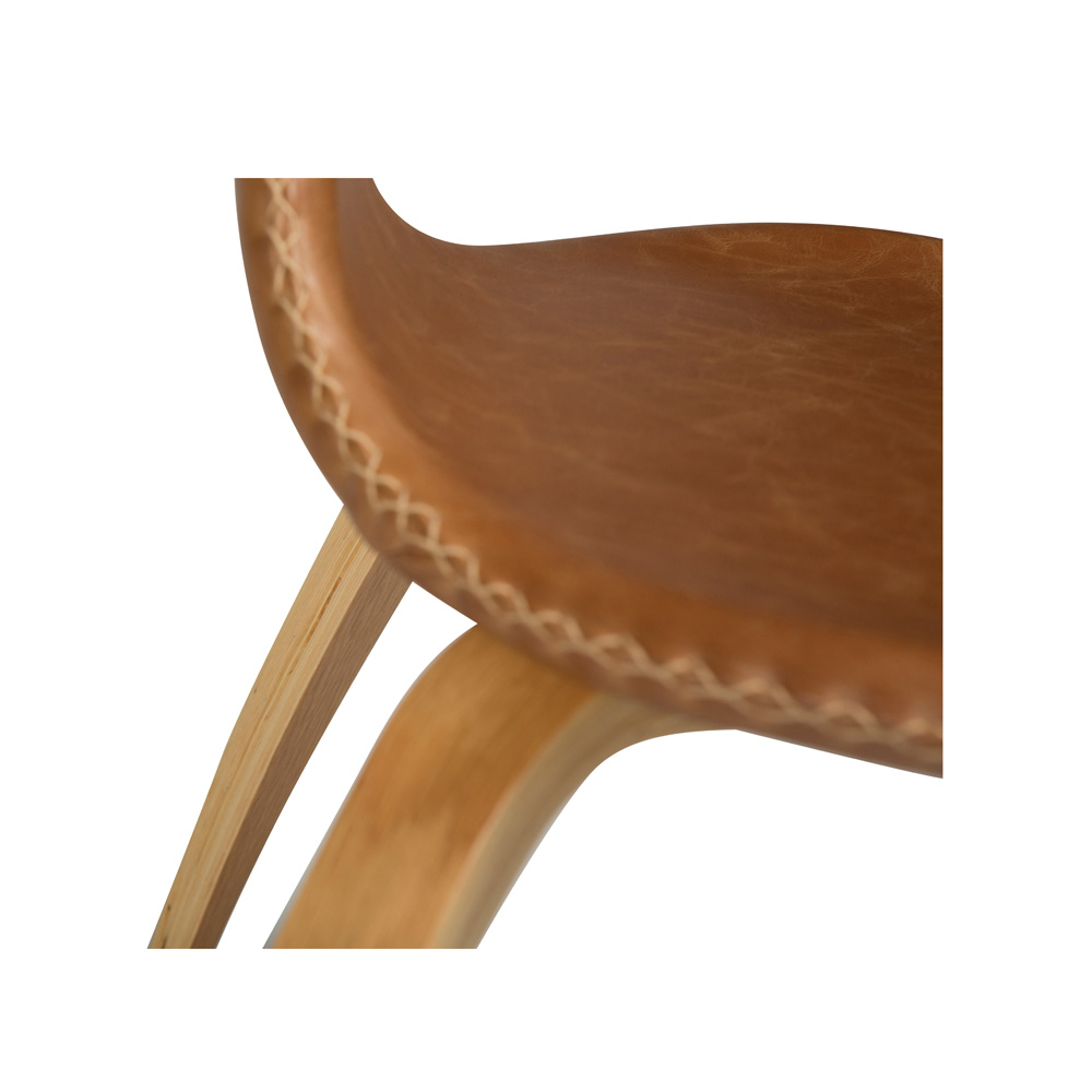 Danform_DOLPHIN_CHAIR_RAVINTOLATUOLI_light_brown_leather_w_oak_veneer_legs_10 - Edella