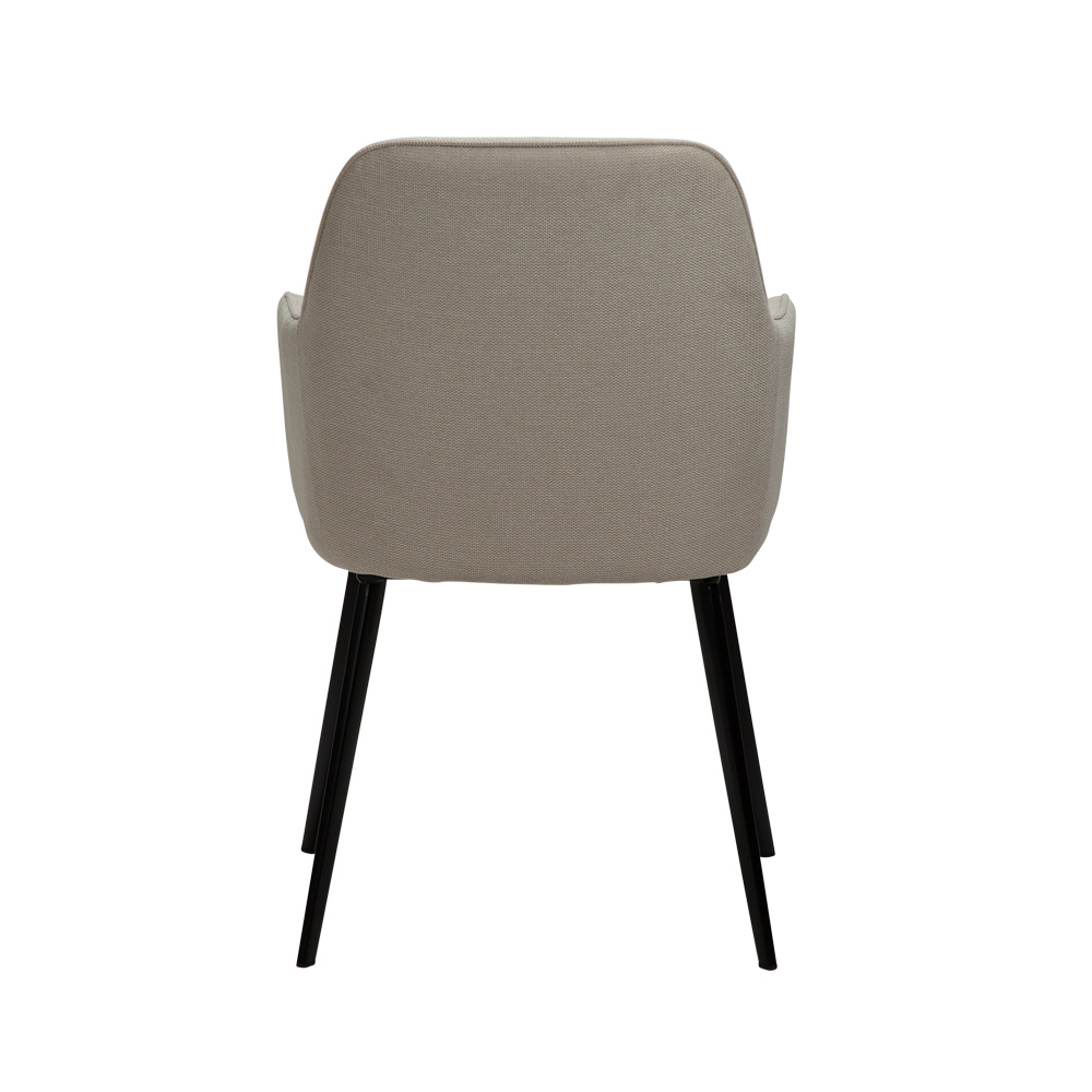 Danform_EMBRACE_ARMCHAIR_ravintolatuoli_kahvilatuoli_käsinojallinen_desert_sand_fabric_kangas_mustilla_metallijaloilla_04 - Edella