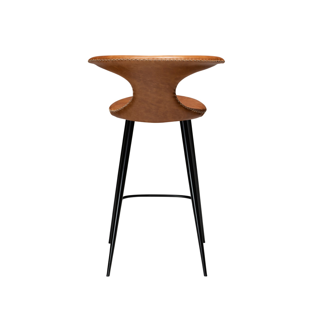 Danform_FLAIR_BAR_STOOL_baarituoli_matala_light_brown_leather_w_round_black_legs_02 - Edella
