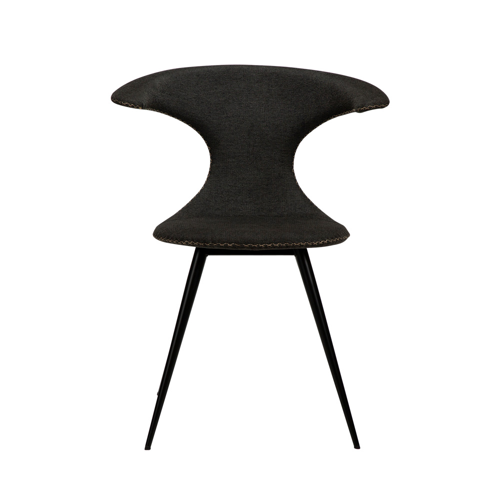 Danform_FLAIR_CHAIR_ravintolatuoli_kahvilatuoli_crow_black_fabric_kangas_mustilla_metallijaloilla_02 - Edella