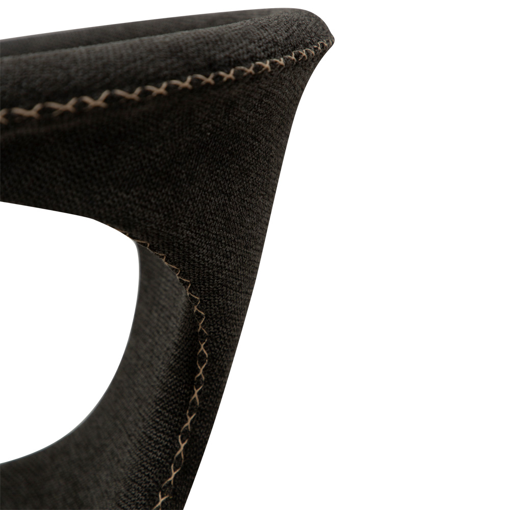 Danform_FLAIR_CHAIR_ravintolatuoli_kahvilatuoli_crow_black_fabric_kangas_mustilla_metallijaloilla_07 - Edella