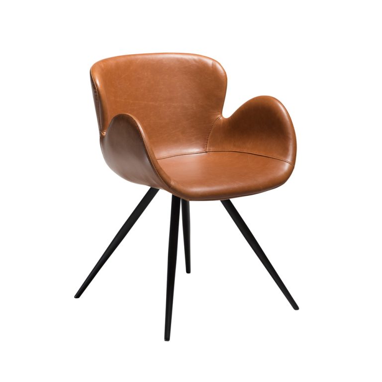 Danform Gaia tuoli vintage light brown käsinojallinen keinonahkatuoli mustilla jaloilla