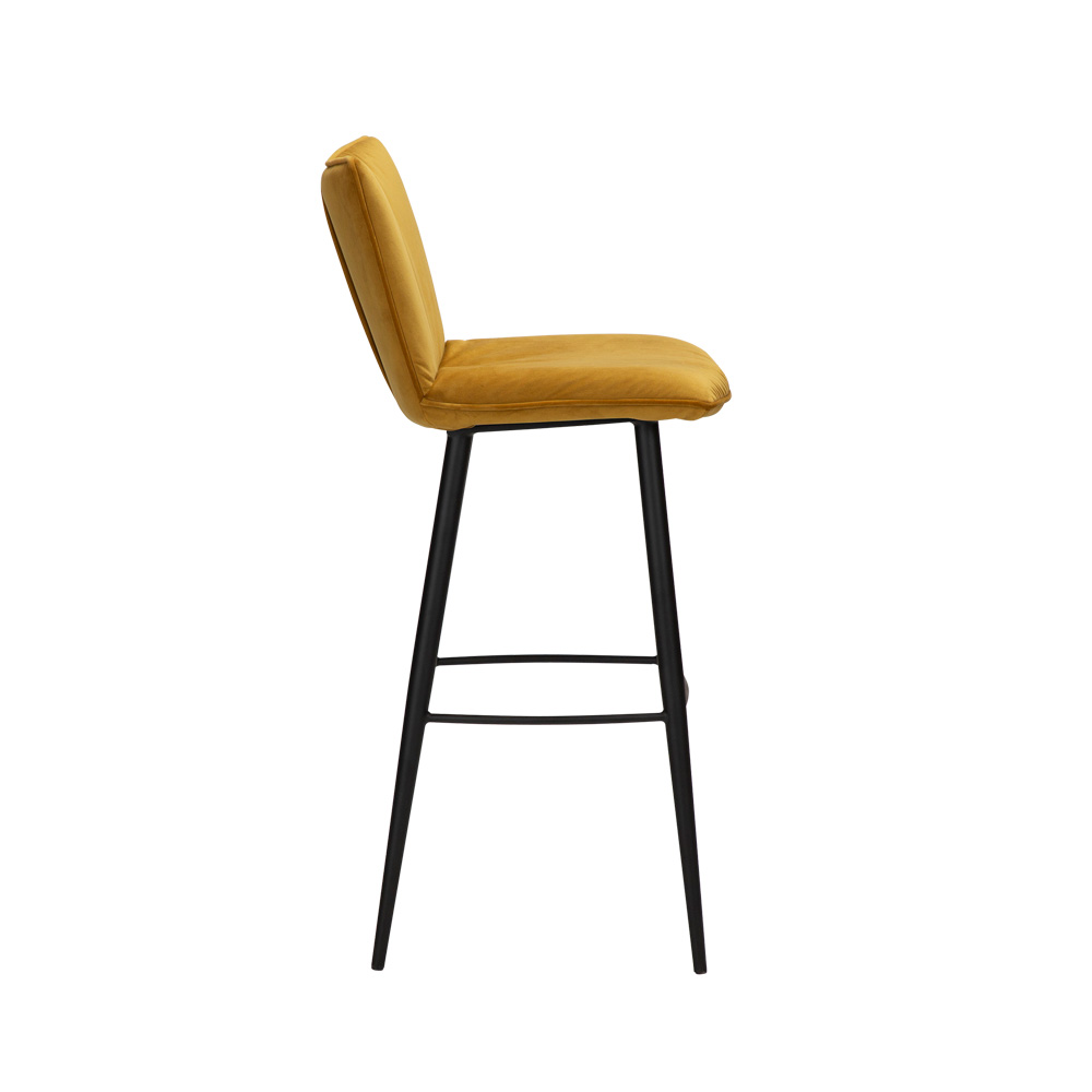 Danform_JOIN_Bar_Stool_korkea_baarituoli_kokoverhoiltu_sametti_bronze_velvet_metallijalat_03 - Edella