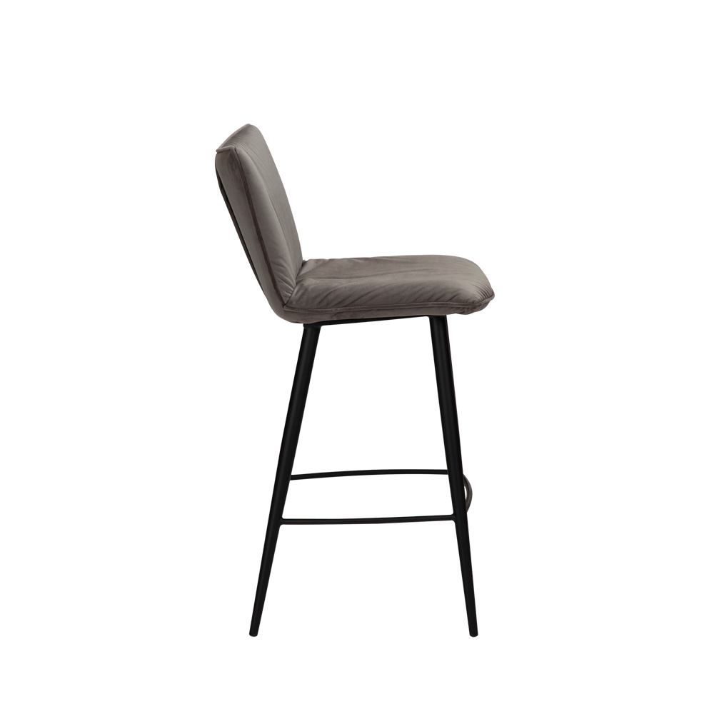 Danform_JOIN_counter_stool_matala_baarituoli_kokoverhoiltu_sametti_alu_velvet_metallijalat_03 - Edella