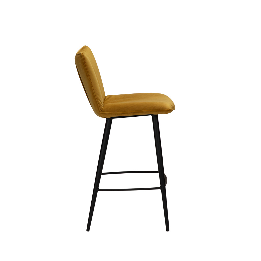 Danform_JOIN_counter_stool_matala_baarituoli_kokoverhoiltu_sametti_bronze_velvet_metallijalat_03 - Edella