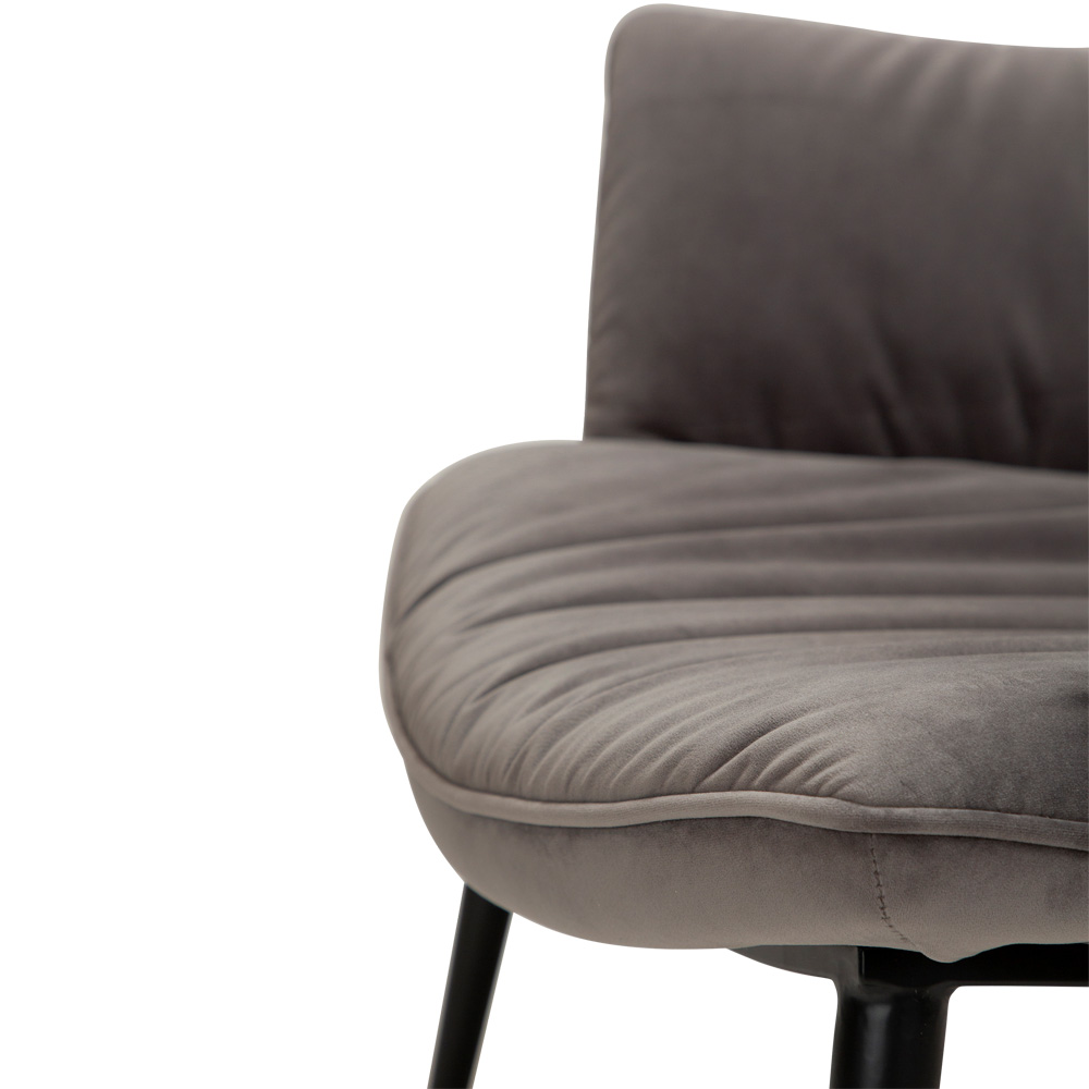 Danform_JOIN_lounge_chair_nojatuoli_ravintolatuoli_kahvilatuoli_kokoverhoiltu_alu_velvet_metallijalat_06 - Edella
