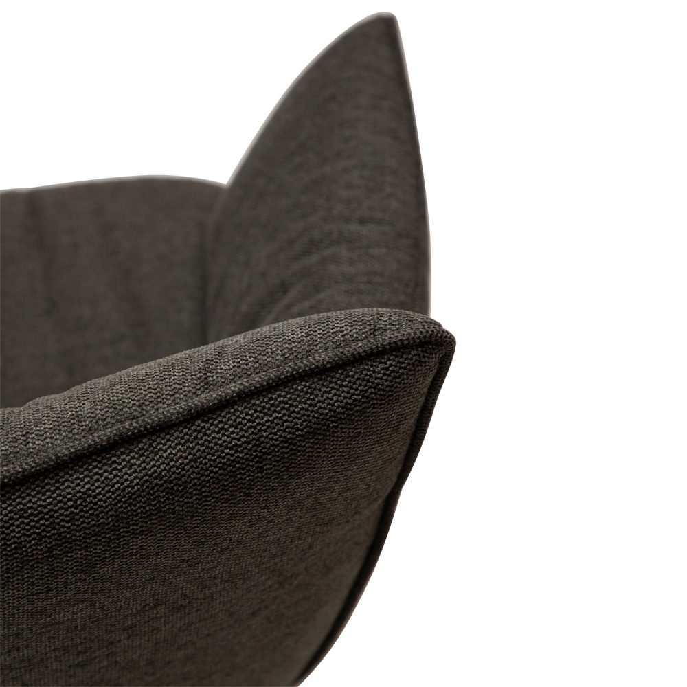 Danform_JOIN_lounge_chair_nojatuoli_ravintolatuoli_kahvilatuoli_kokoverhoiltu_crow_black_fabric_metallijalat_06 - Edella