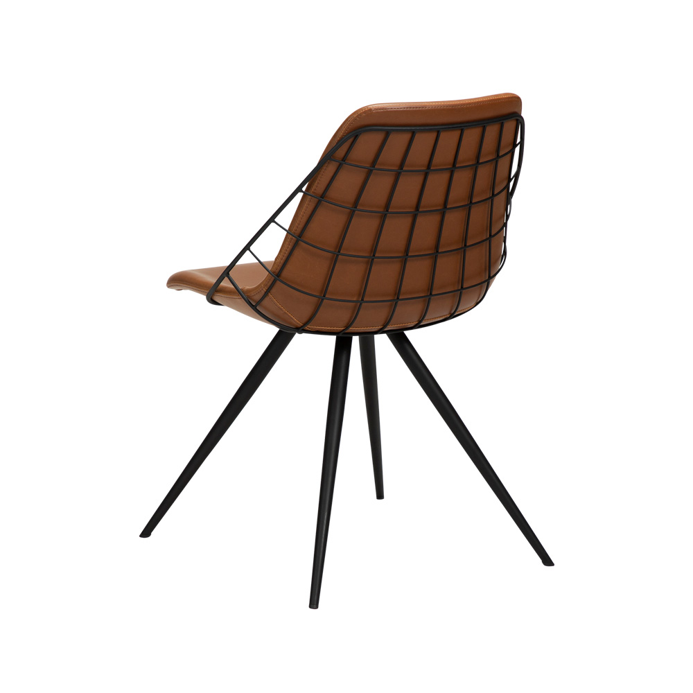 Danform_SWAY_chair_ravintolatuoli_kahvilatuoli_kokoverhoiltu_vintage_light_brown_art_leather_keinonahka_mustat_metallijalat_05 - Edella