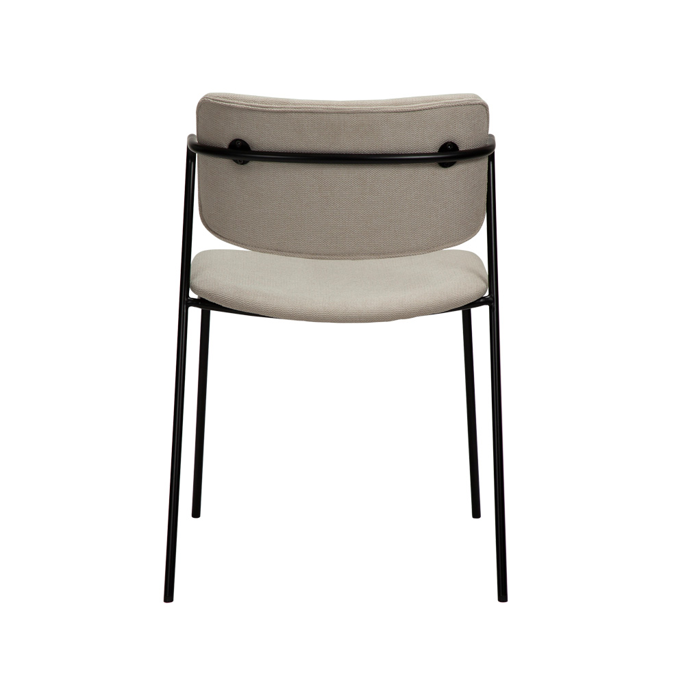 Danform_Zed_chair_ravintolatuoli_kahvilatuoli_kangas_Desert_sand_käsinojallinen_putkijaloilla_04 - Edella