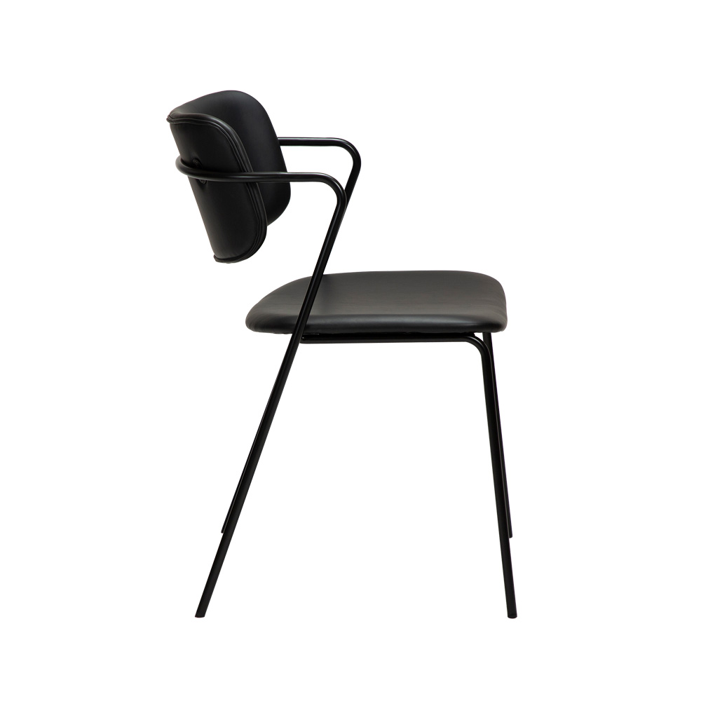 Danform_Zed_chair_ravintolatuoli_kahvilatuoli_keinonahka_vintage_black_käsinojallinen_putkijaloilla_03 - Edella