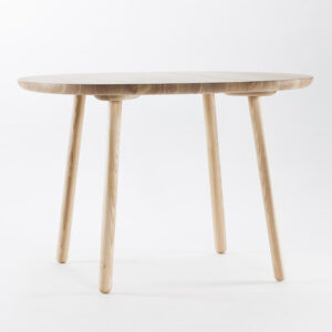 Emko Naive Dining table öljytty pyöreä ruokapöytä