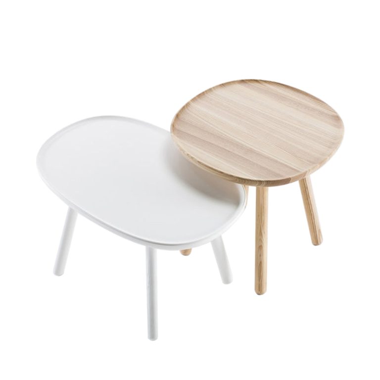 Emko Naive sohvapöydät neliönmuotoinen öljytty saarni ja suorakaiteen muotoine valkoinen