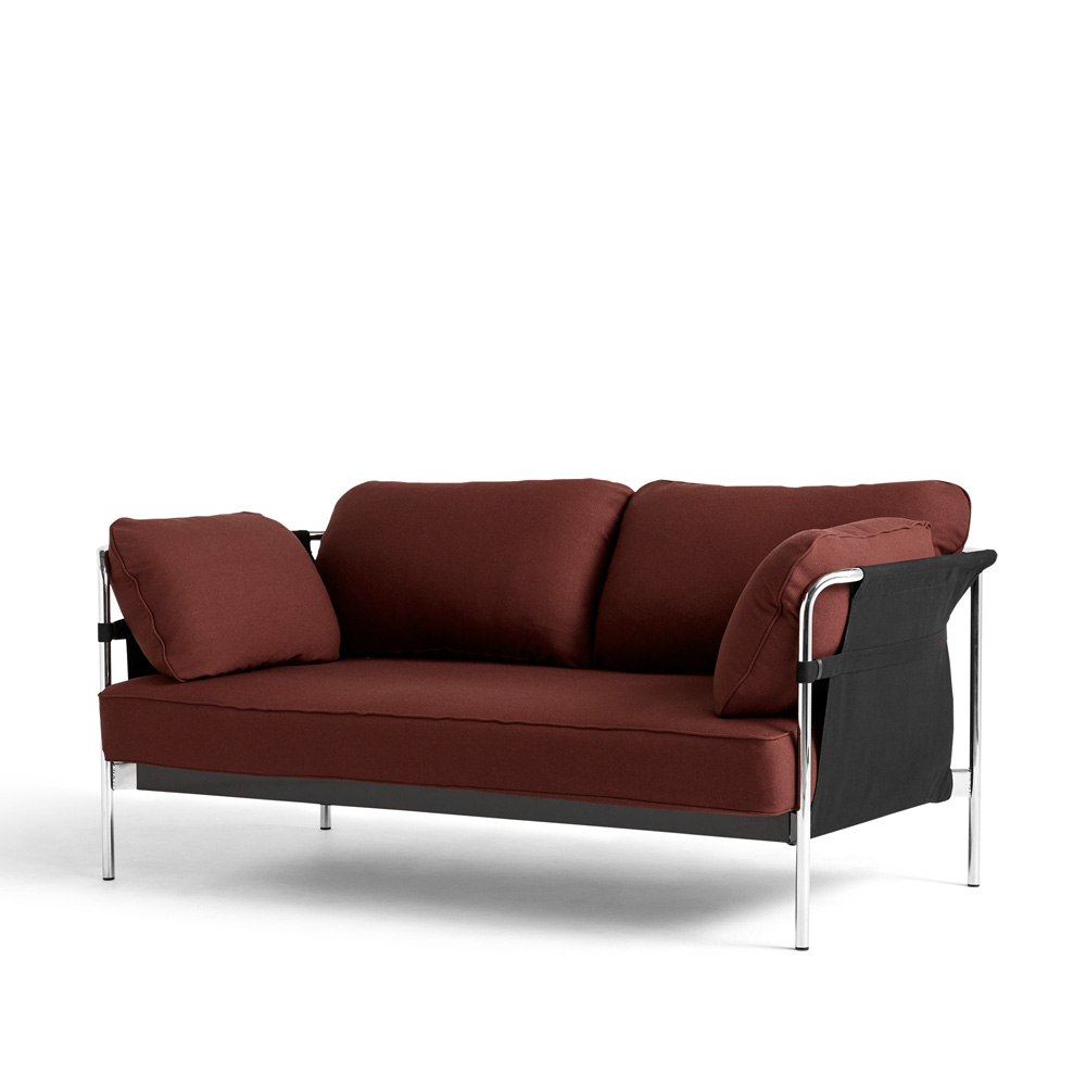 Hay_CAN_2-SEATER_kahden_istuttava_sohva_tummanpunainen-musta _kangas_kromatut_putkijalat_01 - Edella