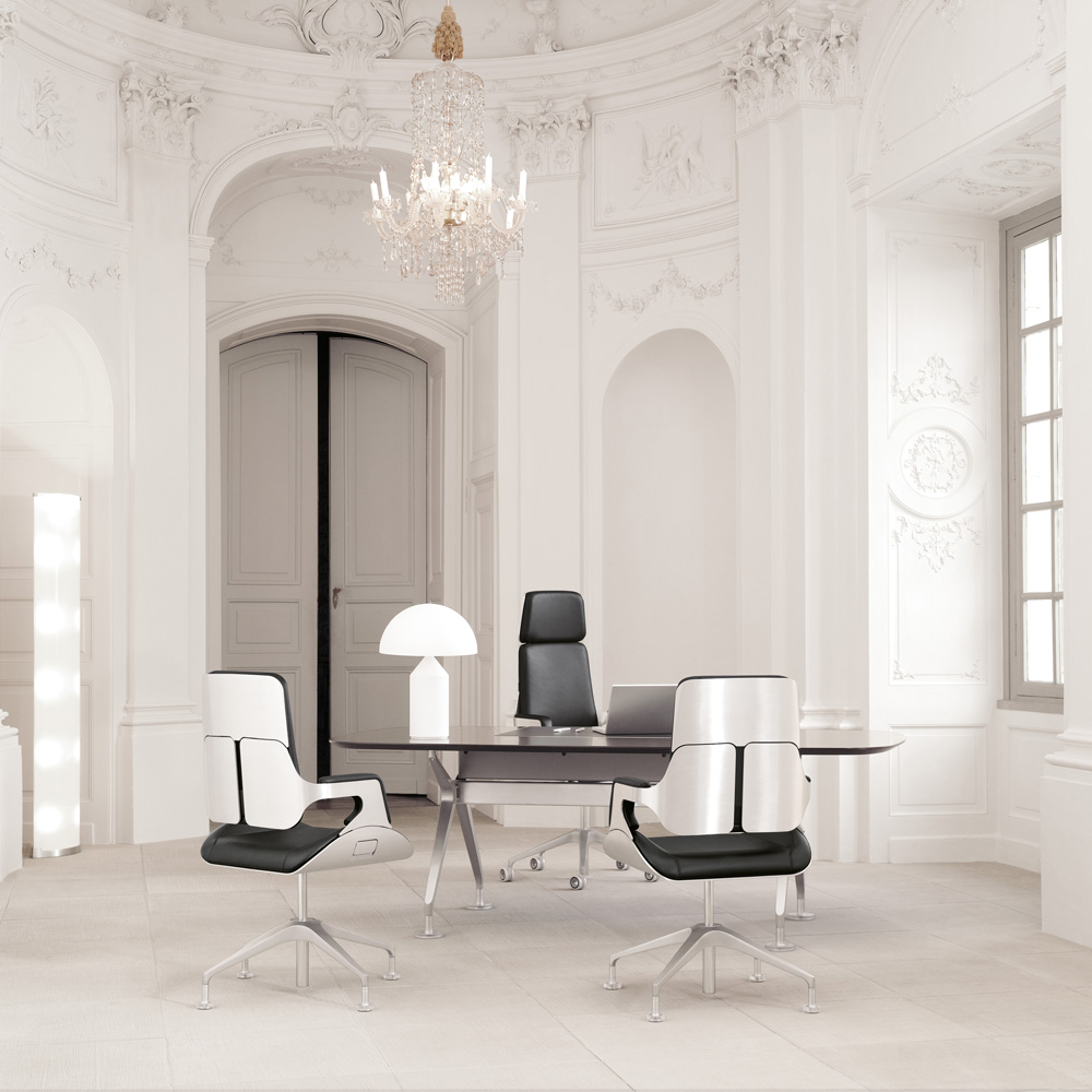 Interstuhl_Silver_151S_neuvottelutuoli_kokoustuoli_asiakastuoli_harjattu_alumiini_musta_nahka_12 - Edella
