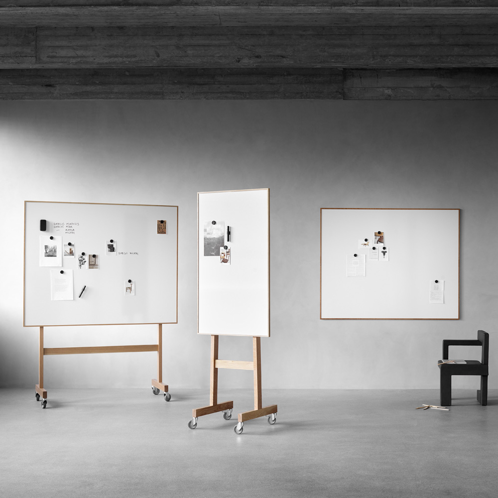 Lintex_Wood_mobile_whiteboard_valkotaulu_kirjoitustaulu_puukehyksellä_tammi_puujaloilla_pyörillä_liikuteltava_siirrettävä_03 - Edella