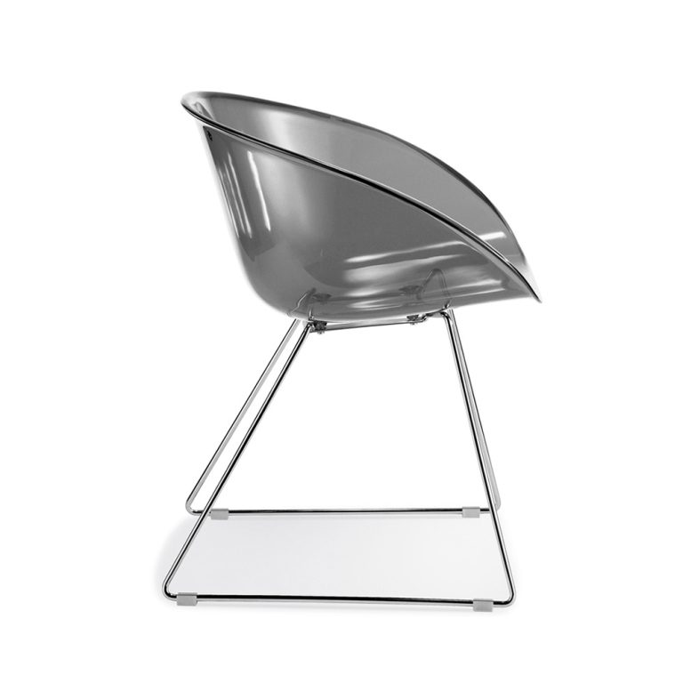 Pedrali GLISS 921 kelkkajalkainen tuoli läpinäkyvällä harmaalla muovi-istuimella