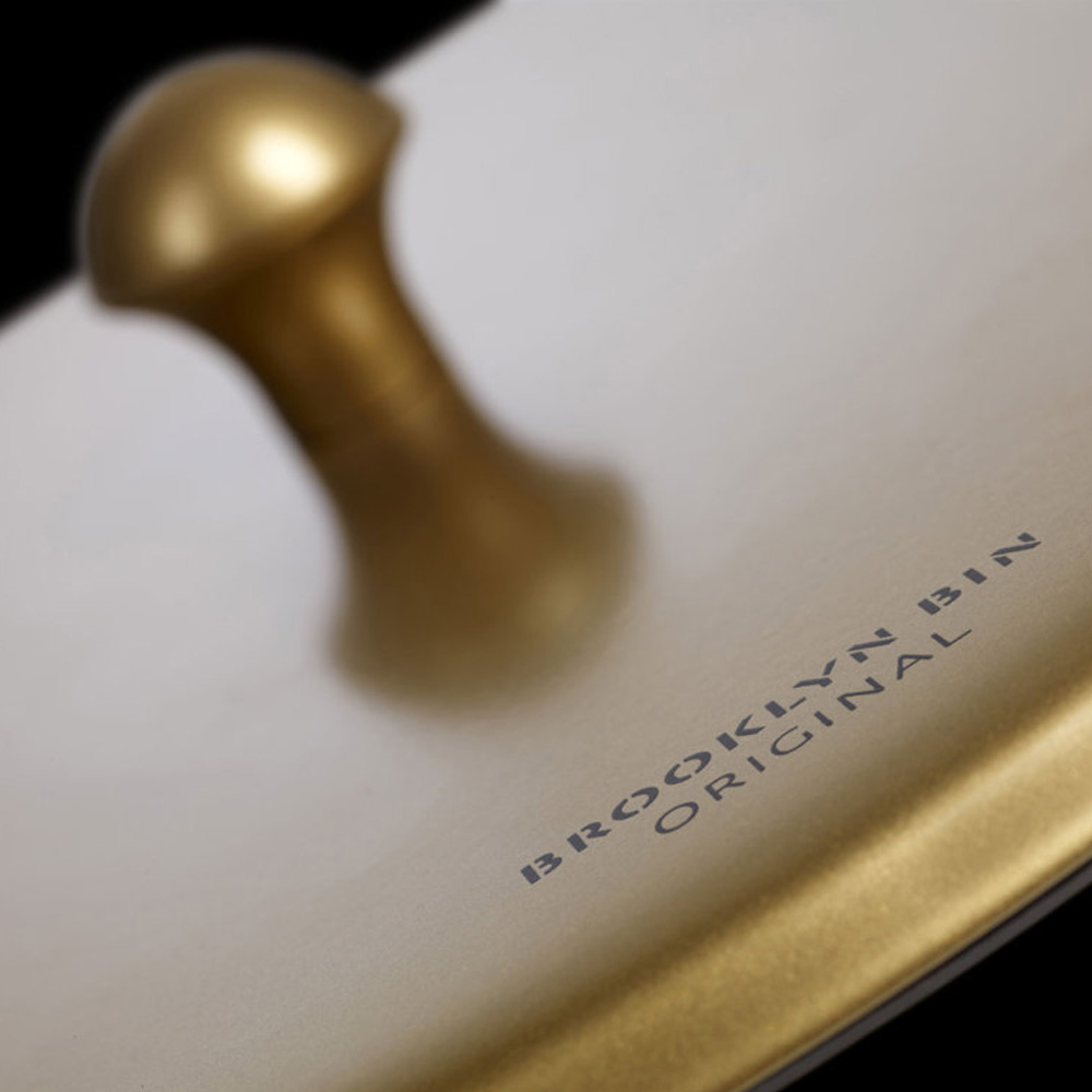 Prima_office_BROOKLYN_BIN_WITH_FEET_BB1GOLD_kultainen_kierrätysastia_roskakori_02 - Edella