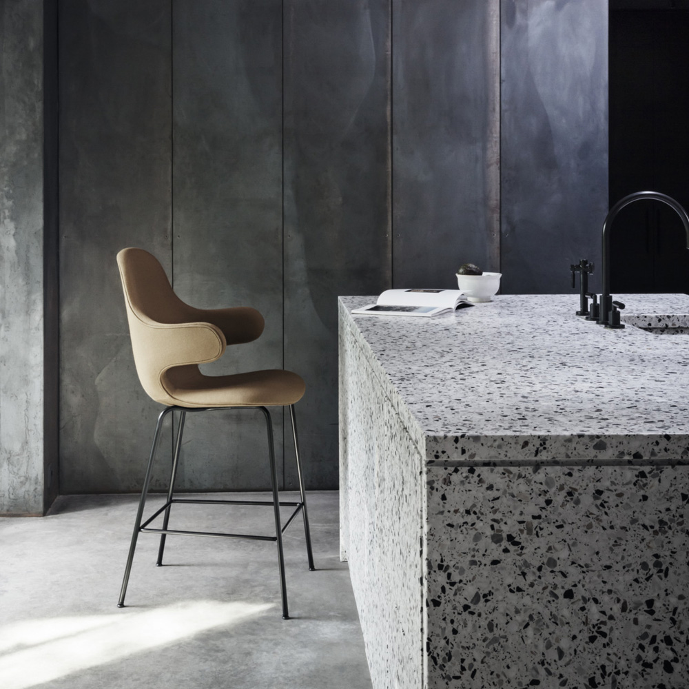 &Tradition_CATCH_BAR_STOOL_JH16_matala_baarituoli_teräsjalat_putkijalat_kokoverhoiltu_04 - Edella