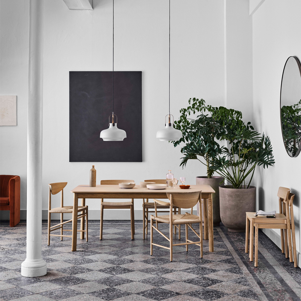 &Tradition_DRAWN_CHAIR_WITH_ARMREST_HM4_ravintolatuoli_kahvilatuoli_ruokapöydäntuoli_tammituoli_puutuoli_paperinaruistuin_käsinojallinen_11 - Edella &Tradition Drawn chair HM4