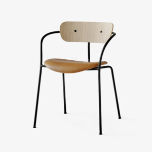 &Tradition Pavilion Chair AV4 Lacquered Oak