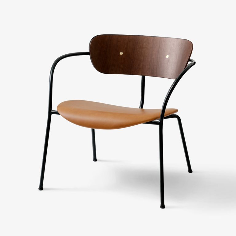 &Tradition Pavilion Lounge Chair AV6 Lacquered Walnut