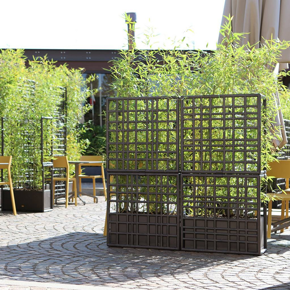 Nardi_Sipario_2_Terra_ruskea_tilanjakaja_kasvituki_kukkalaatikko_altakastelulaatikko_köynnösristikko_köynnösritilä_03 - Edella