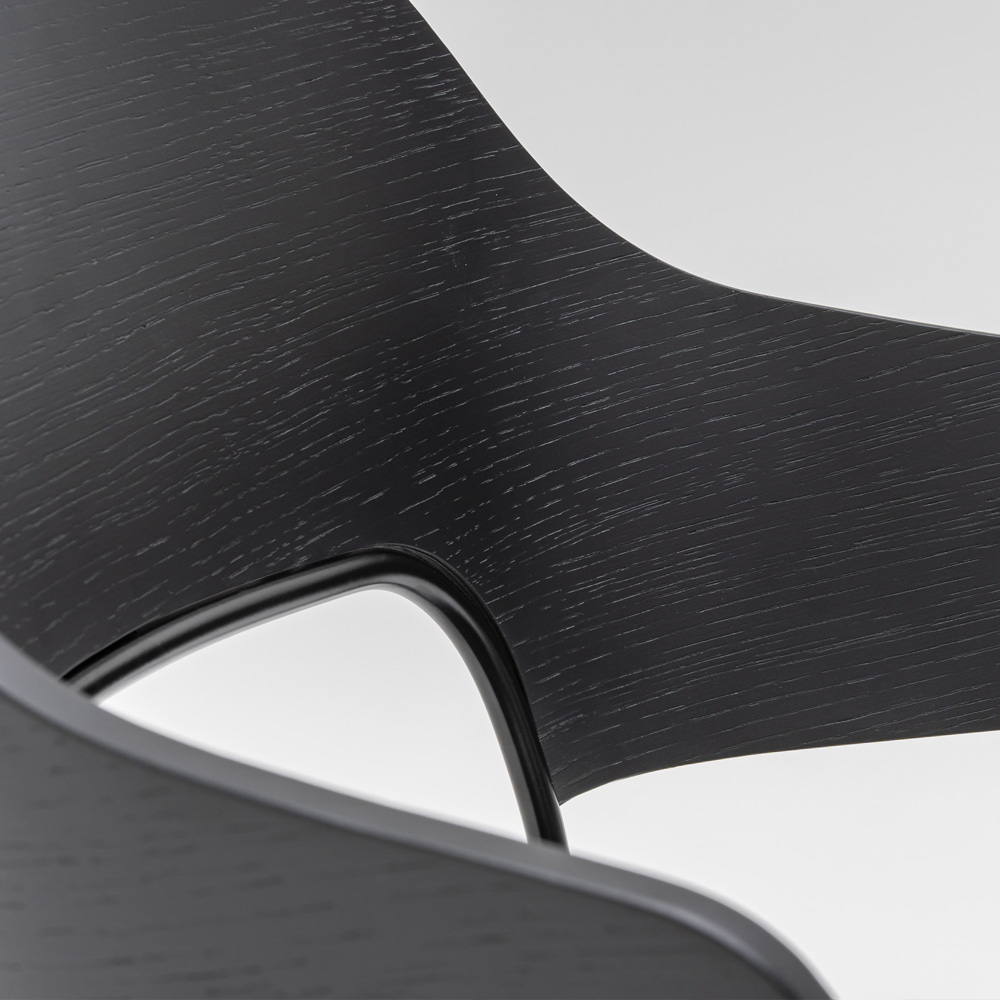 MDD_Afi_High_Stool_korkea_tuoli_baarituoli_käsinojat_ravintolatuoli_kelkkajalkainen_tammi_14 - Edella