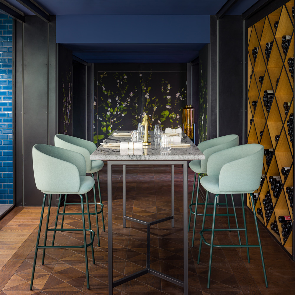 MDD_Grace_High_Bar_Stool_verhoiltu_korkea_tuoli_baarituoli_ravintolatuoli_15 - Edella