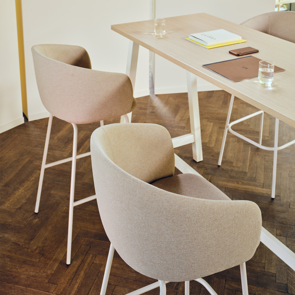 MDD_Grace_High_Bar_Stool_verhoiltu_korkea_tuoli_baarituoli_ravintolatuoli_18 - Edella