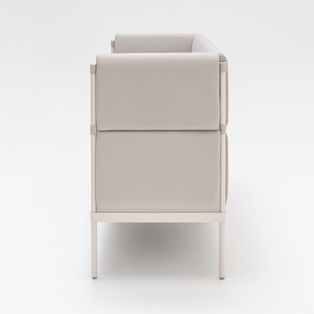 MDD_Stilt_Sofa_High_Backed_korkeaselkänojainen_2-istuttava_kahden_istuttava_sohva_04 - Edella