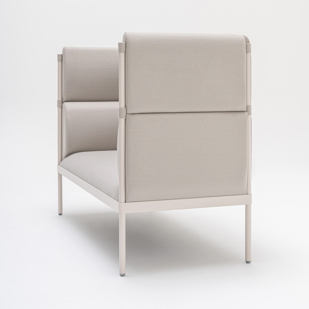 MDD_Stilt_Sofa_High_Backed_korkeaselkänojainen_2-istuttava_kahden_istuttava_sohva_05 - Edella