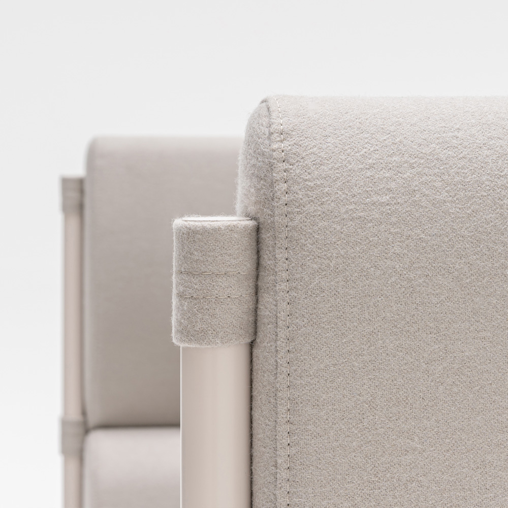 MDD_Stilt_Sofa_High_Backed_korkeaselkänojainen_2-istuttava_kahden_istuttava_sohva_07 - Edella