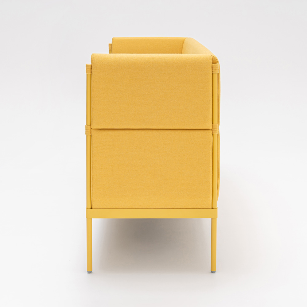 MDD_Stilt_Sofa_High_Backed_korkeaselkänojainen_3-istuttava_kolmen_istuttava_sohva_05 - Edella