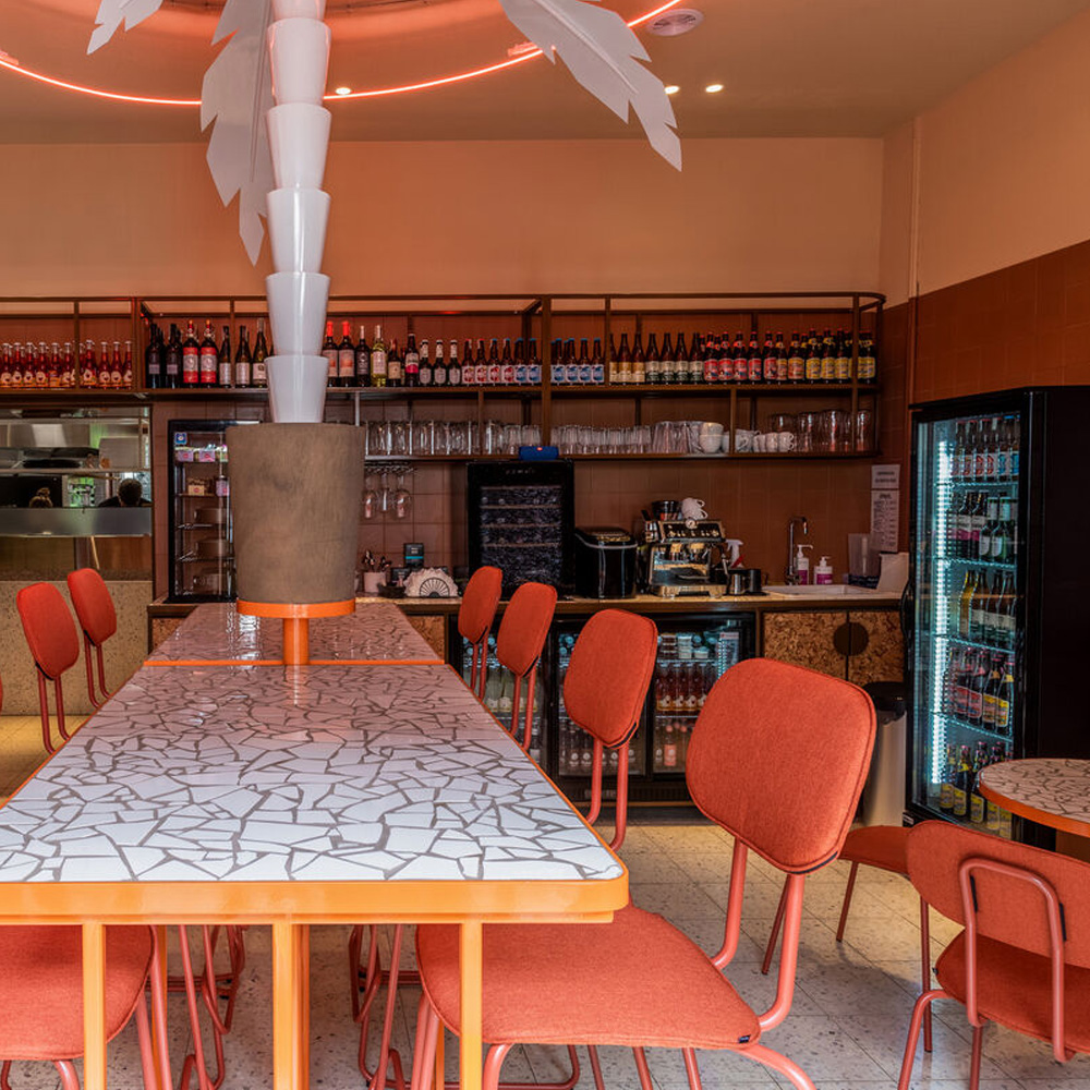 MDD_New_School_High_Stool_koulutuoli_korkea_tuoli_verhoiltu_putkijaloilla_09 - Edella