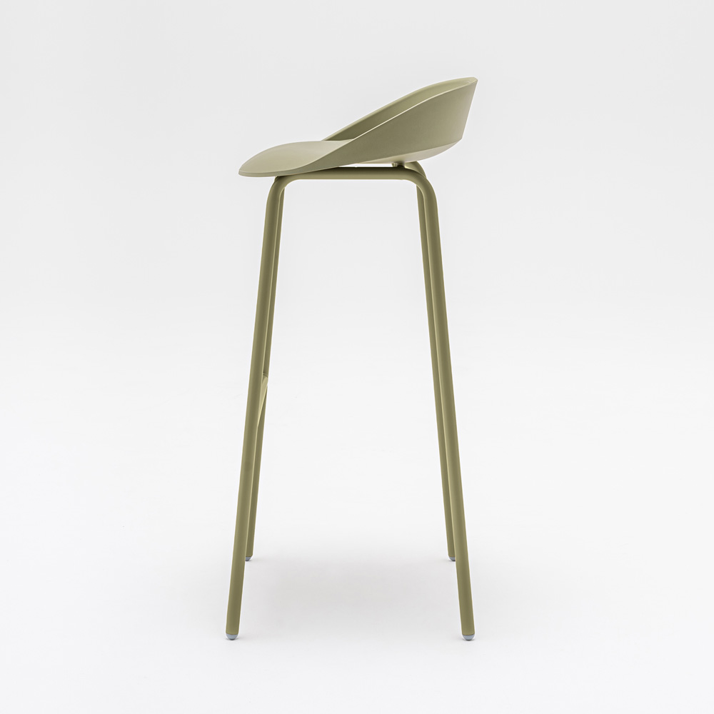 MDD_Team_Stool_High_Plastic_korkea_baarituoli_muovi-istuin_putkijaloilla_03 - Edella