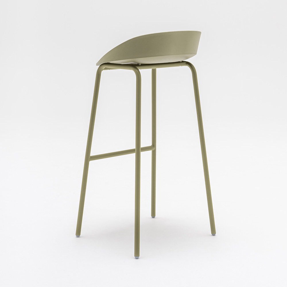 MDD_Team_Stool_High_Plastic_korkea_baarituoli_muovi-istuin_putkijaloilla_04 - Edella