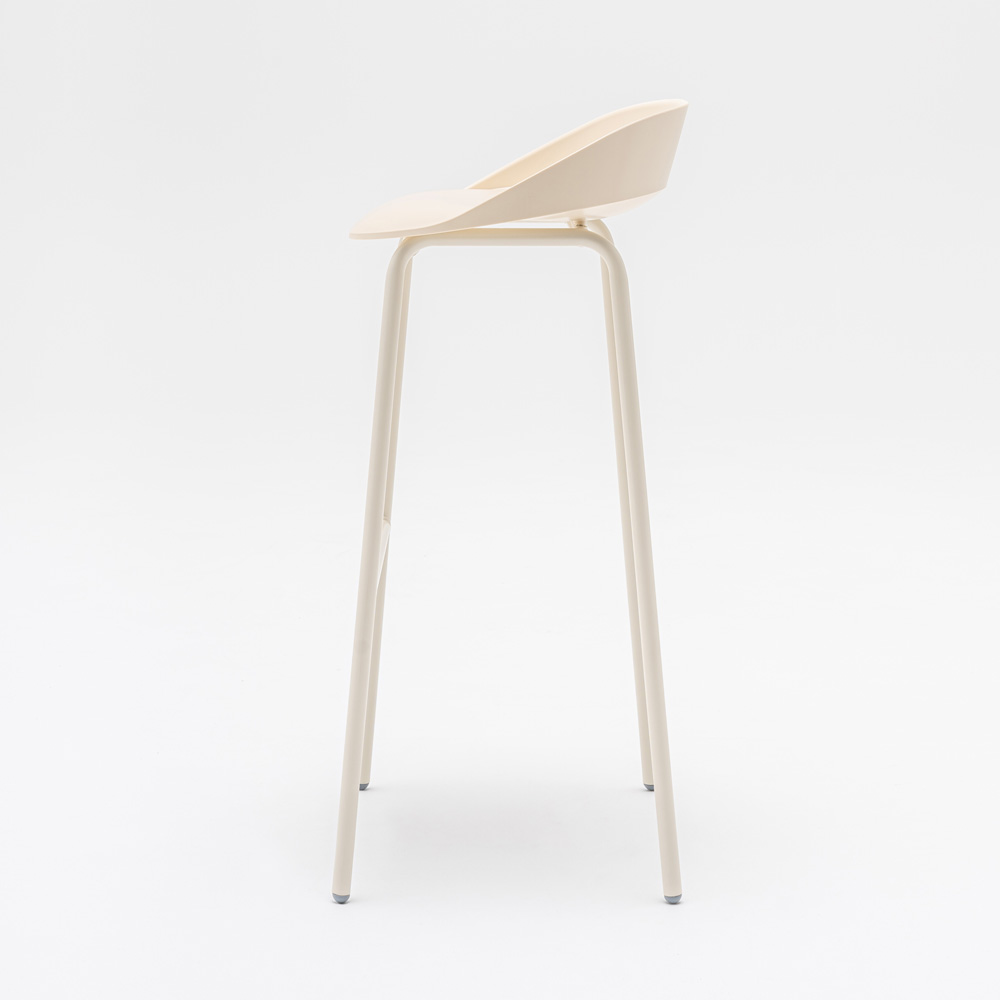 MDD_Team_Stool_High_Plastic_korkea_baarituoli_muovi-istuin_putkijaloilla_07 - Edella