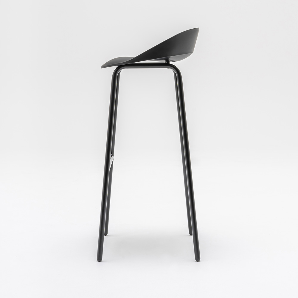 MDD_Team_Stool_High_Plastic_korkea_baarituoli_muovi-istuin_putkijaloilla_13 - Edella