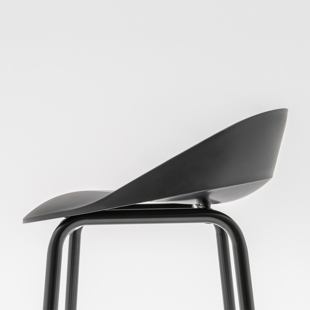 MDD_Team_Stool_High_Plastic_korkea_baarituoli_muovi-istuin_putkijaloilla_15 - Edella