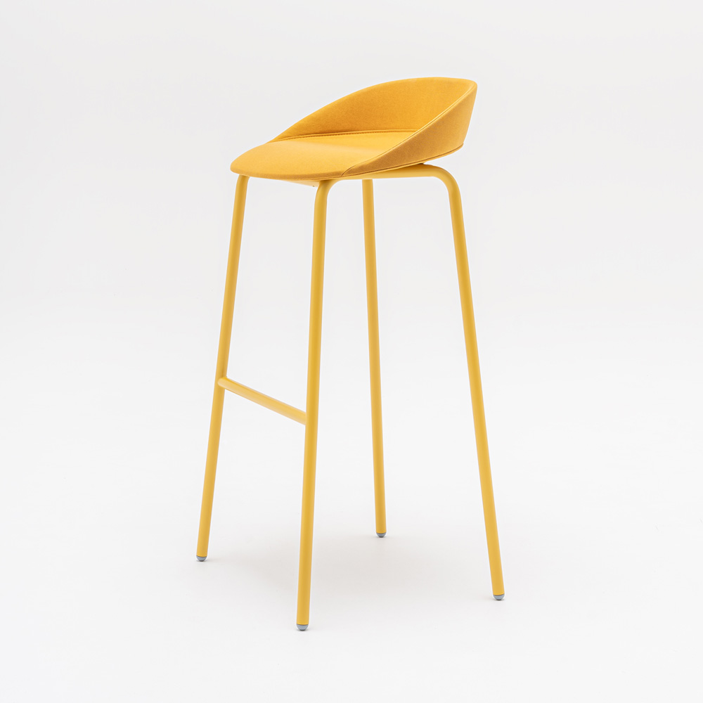 MDD_Team_Stool_High_Upholstered_korkea_baarituoli_verhoiltu_putkijaloilla_09 - Edella