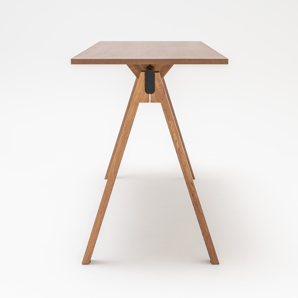 MDD_Viga_High_Table_korkea_pöytä_baaripöytä_seisomapöytä_puukannella_pukkijaloilla_04 - Edella