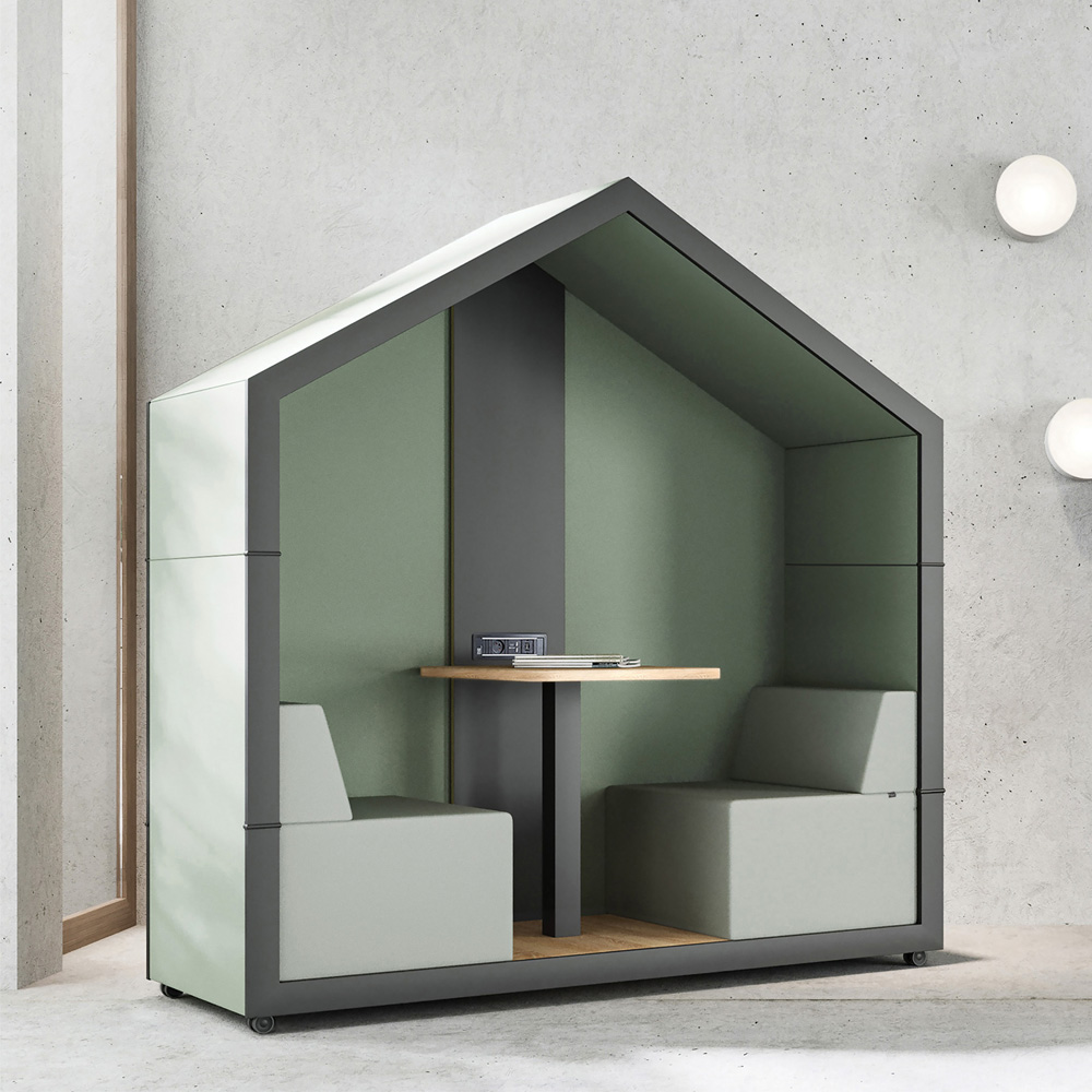 Bejot_Treehouse_TH2SC_2-hengen_vetäytymistila_hiljainen_tila_akustoiva_sohvaryhmä_sohvilla_07 - Edella