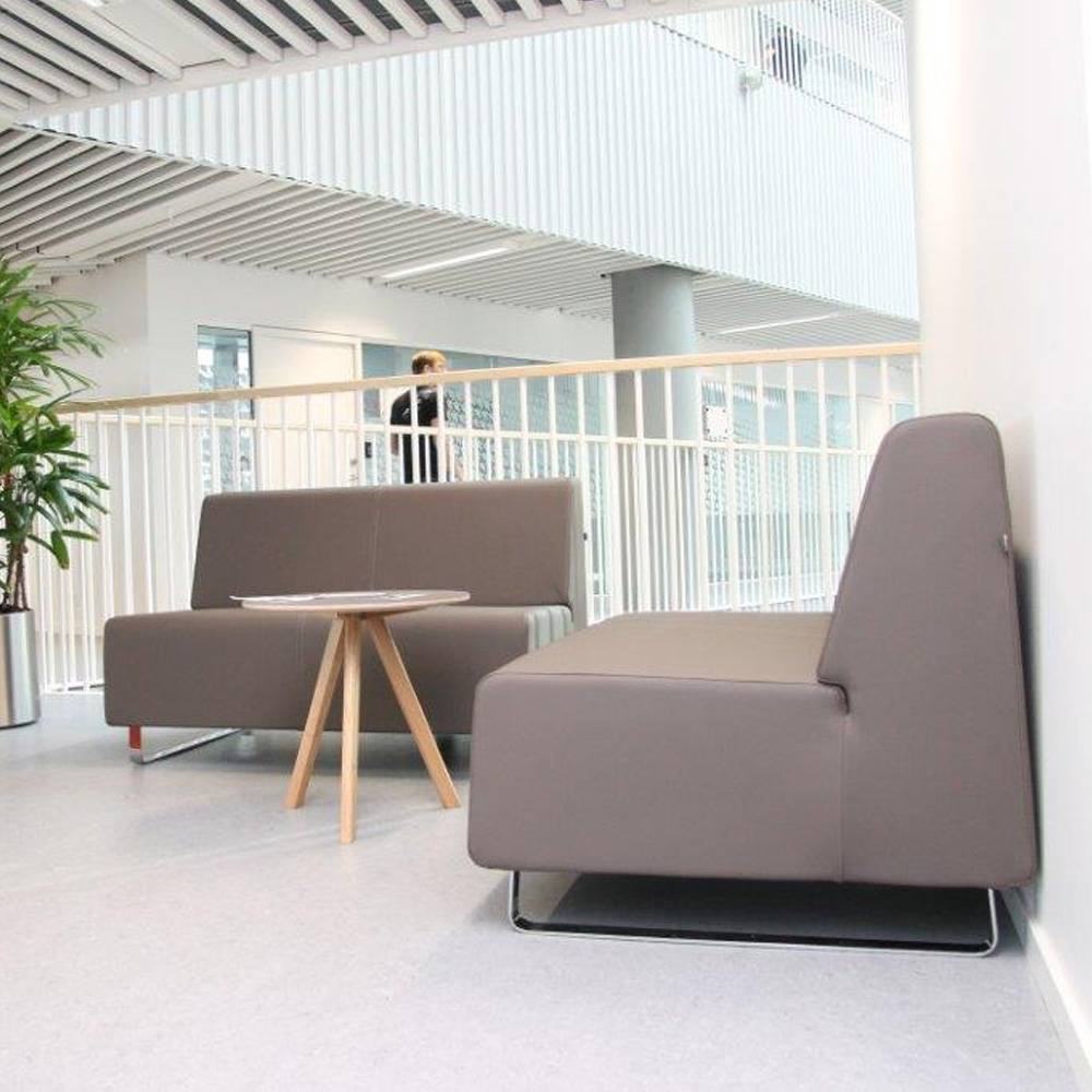 Bejot_Voo_Voo_VV402_sohvamoduuli_moduulisohva_suora_pala_kelkkajaloilla_03 - Edella