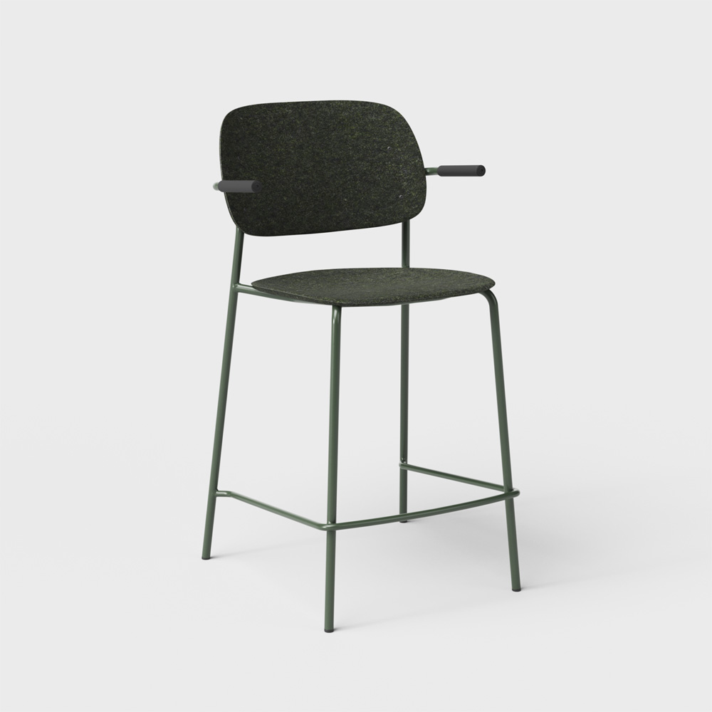 DeVorm_Hale_Counter_Stool_Armrests_Dark_green_matala_baarituoli_01 - Edella